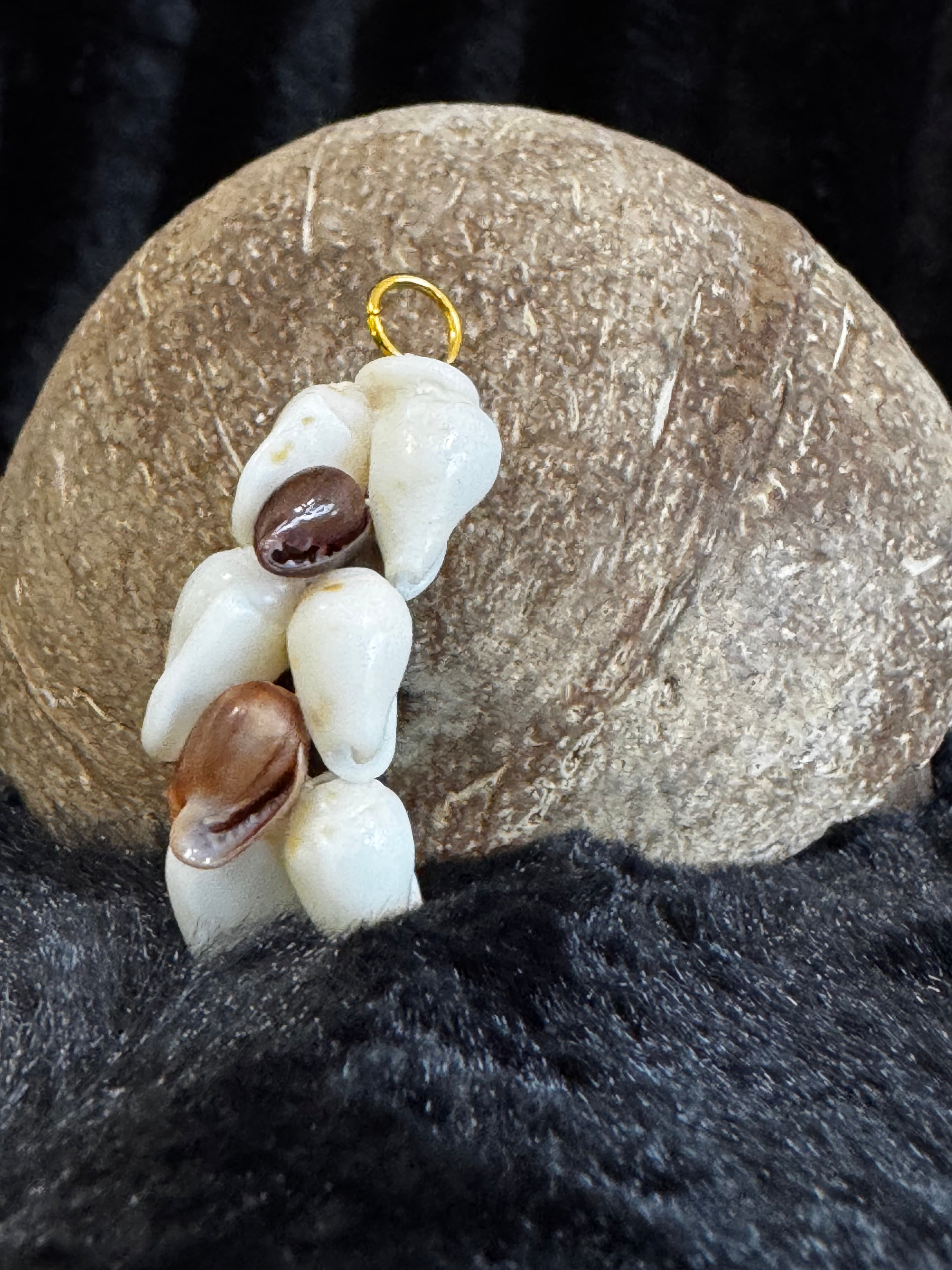 Alilea & Poleho Pendant
