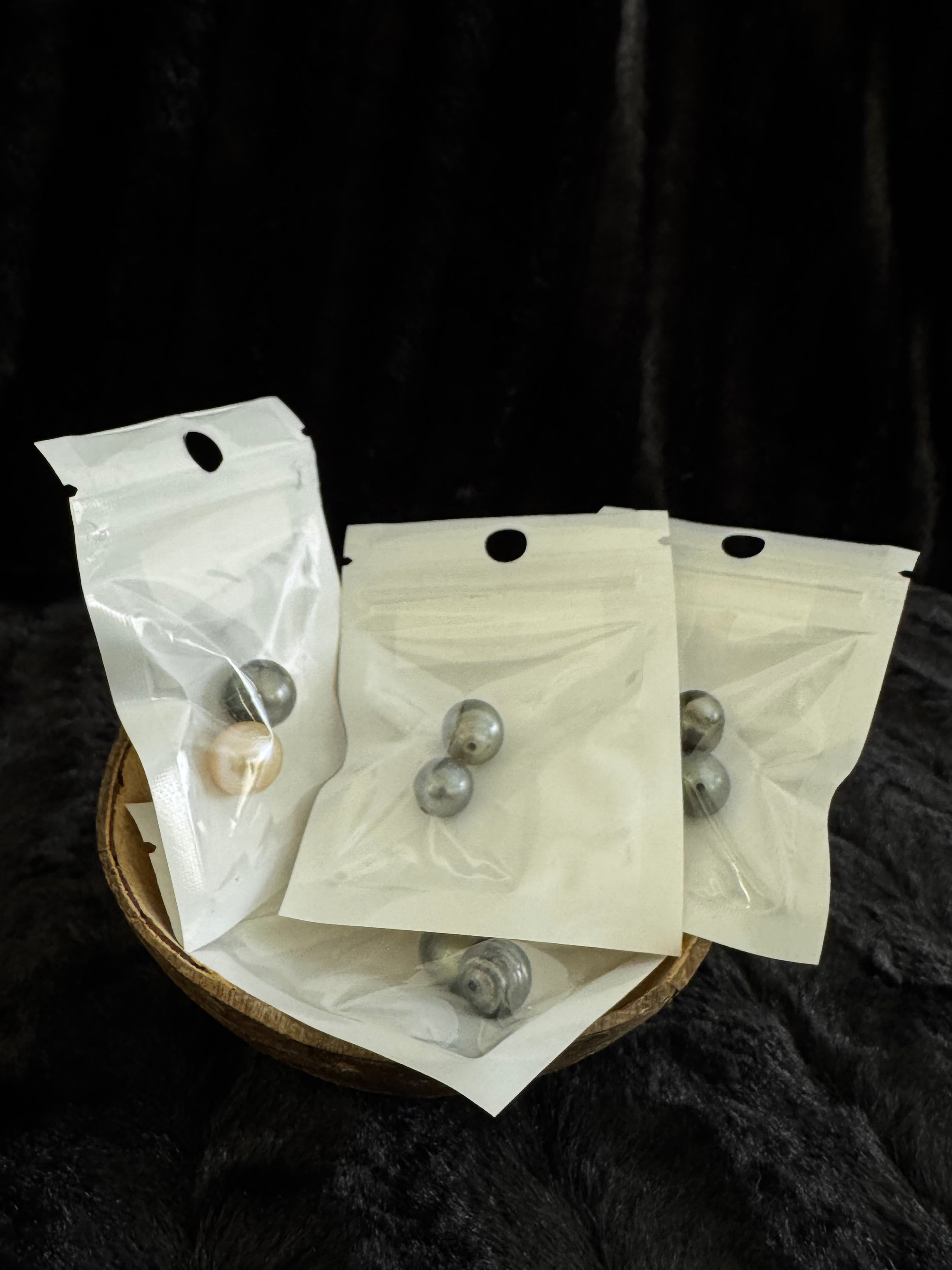 2 pcs fresh water pearls