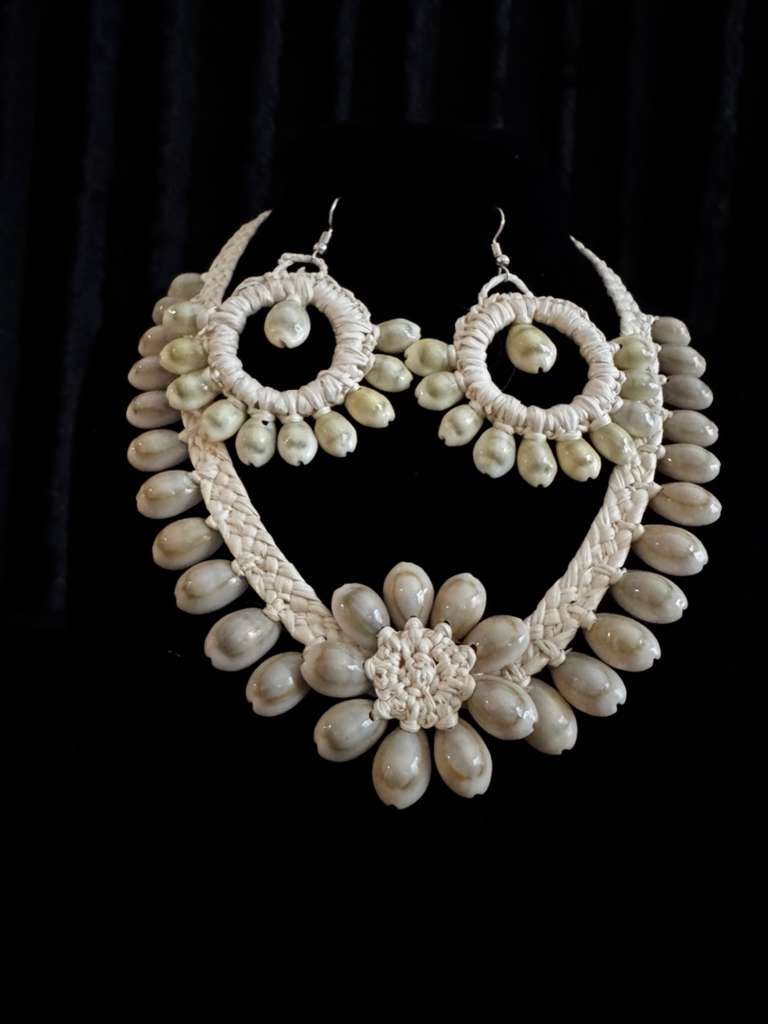 Cowry Set