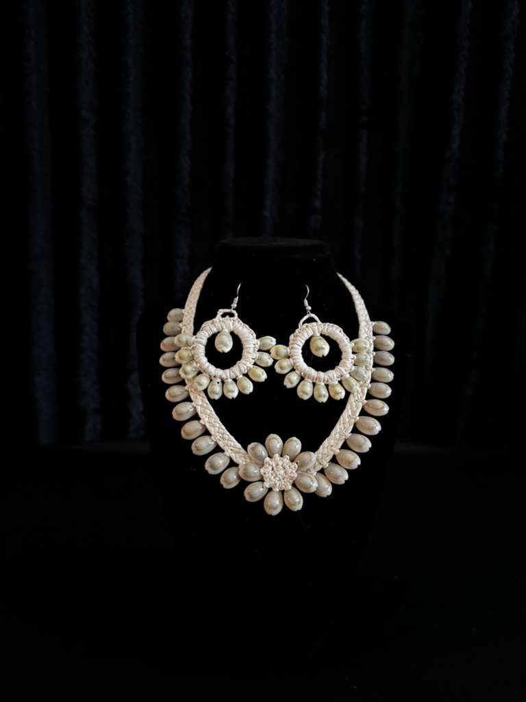 Cowry Set